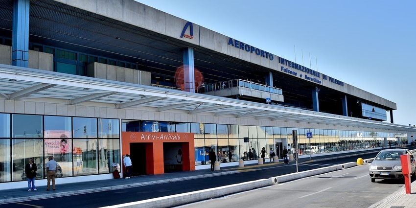 “Sicilia Vola”, 4 categorie avranno sconti su aerei da e per la Sicilia. Alitalia inizia il 5 agosto