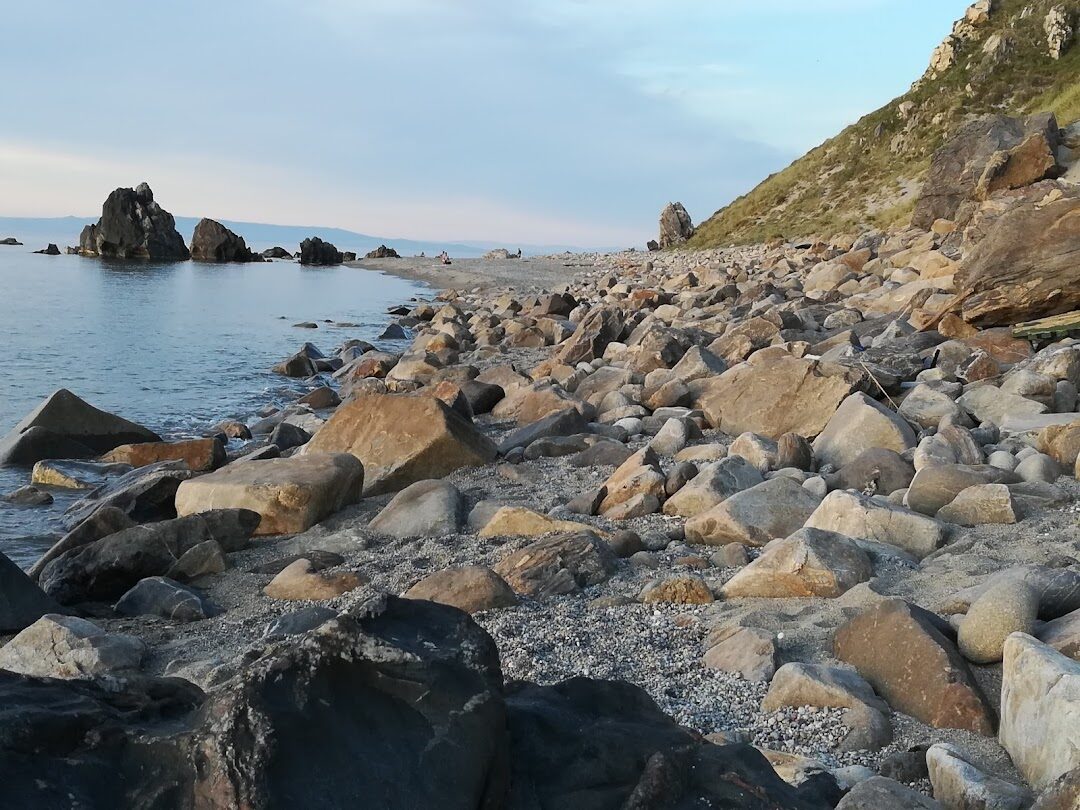 Spiaggia naturista a Messina, Arcigay suggerisce riconoscimento e invoca Prefetto e Comune