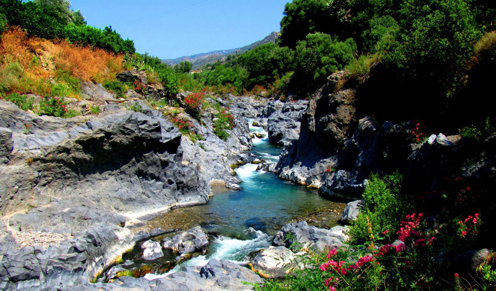 La Valle dell’Alcantara ed il suo Parco fluviale