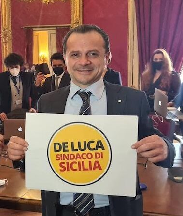Cateno De Luca si dimette e lancia la corsa alla Regione