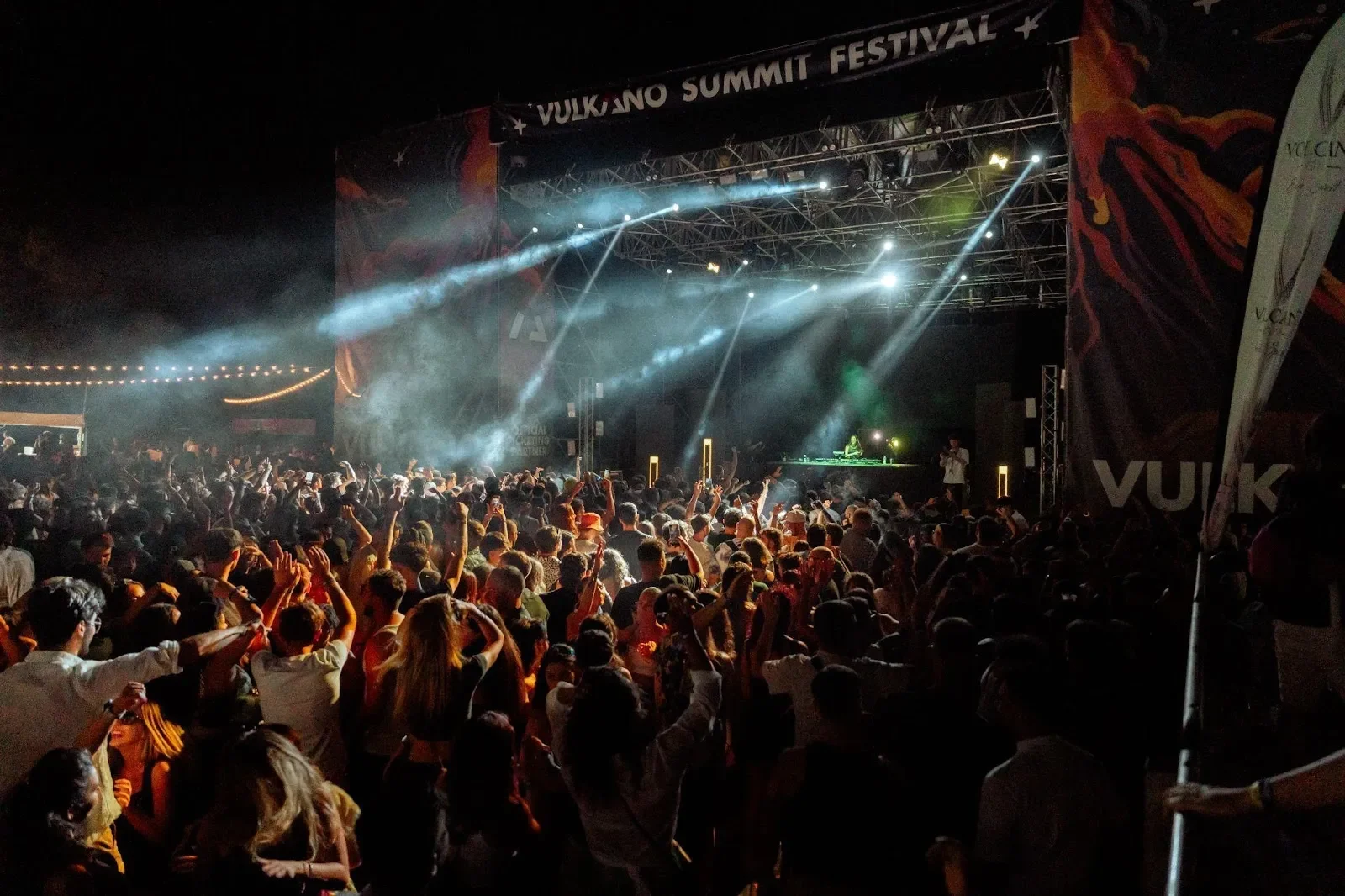 Vulkano Summit Festival 2025: due giorni di musica sull’Etna nella notte di San Lorenzo.