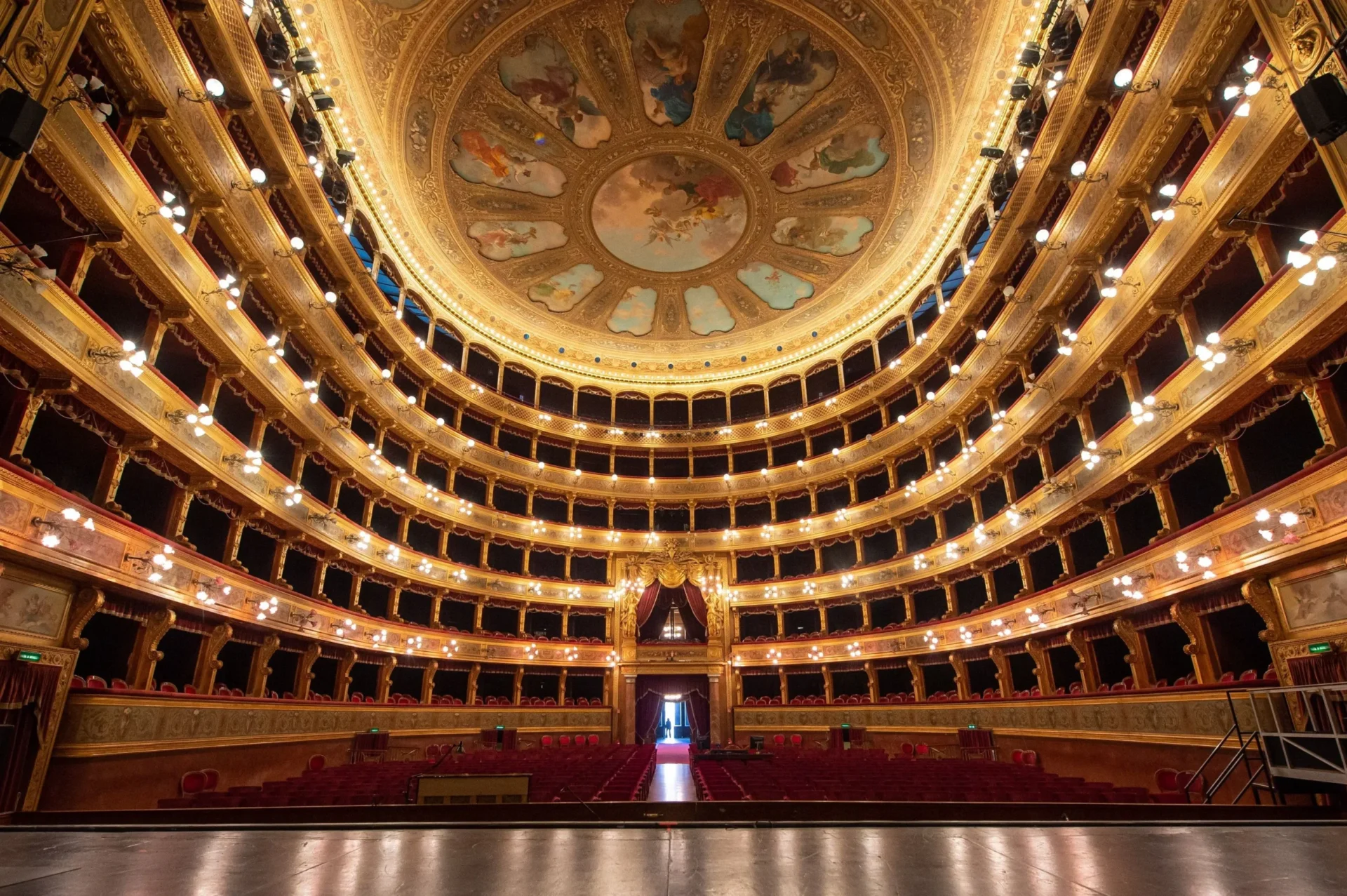 “Magiche risonanze” al Teatro Massimo: tre giovani arpiste in concerto a Palermo