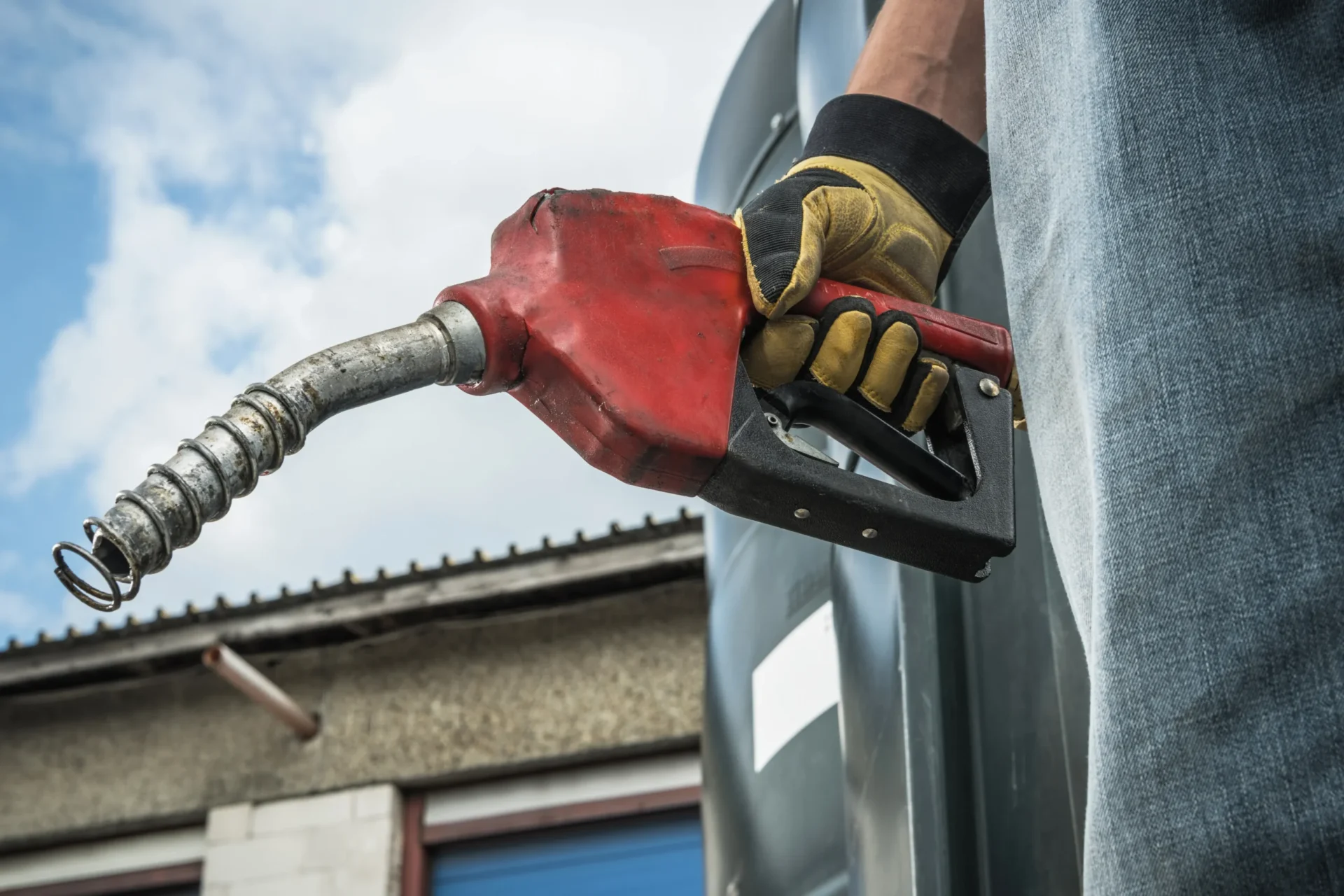 Prezzi dei Carburanti in Italia: Un Appello per un Intervento Governativo