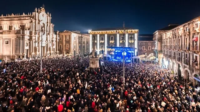 Delia è la “cantante X” del Capodanno 2026 di Catania: svelato l’ultimo nome della line-up