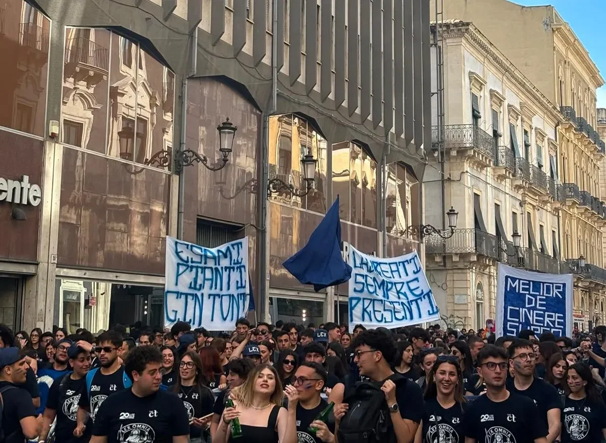 Catania si tinge di goliardia: al via il Palio d’Ateneo 2026